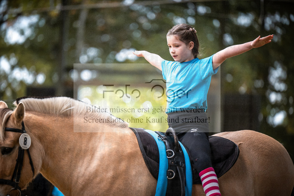 DOS_0153 | Entdecke hochwertige Reitturnierfotos von Foto Oger. Professionell, emotional und authentisch – jetzt Lieblingsmomente im Shop bestellen.Deutschlandweite Turnierfotografie. - Realisiert mit Pictrs.com