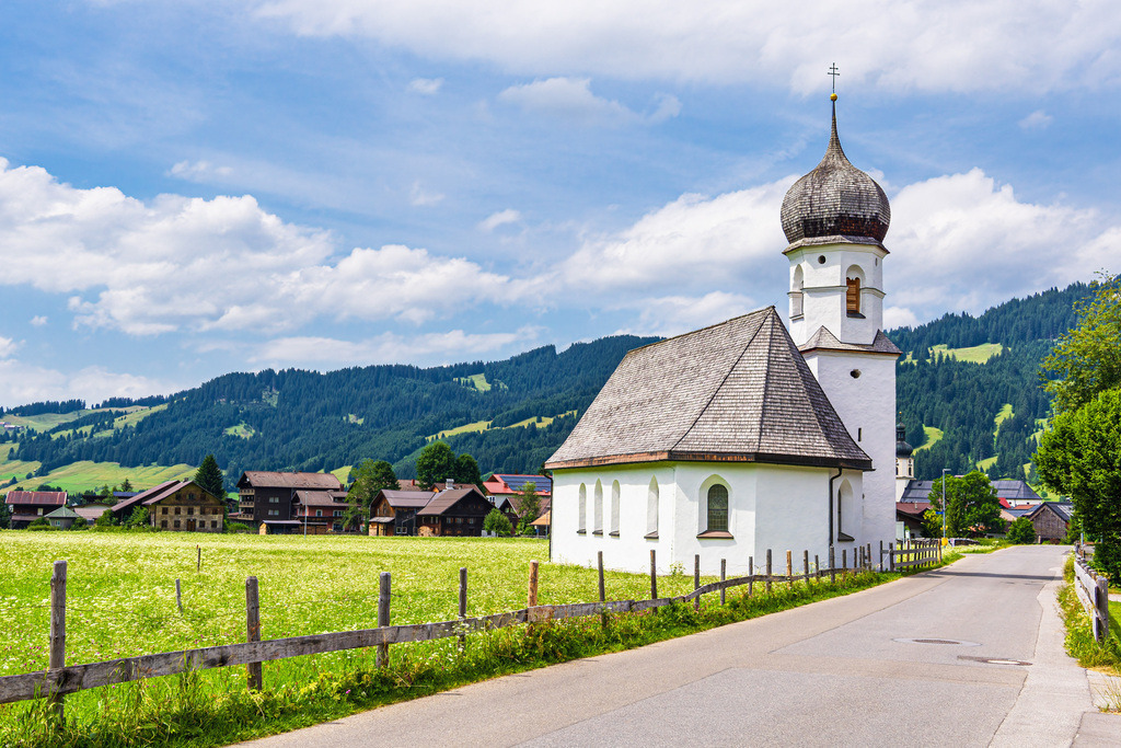 Blick auf die Maria-Hilf-Kapelle in Tannenheim in Österreich | Blick auf die Maria-Hilf-Kapelle in Tannenheim in Österreich.