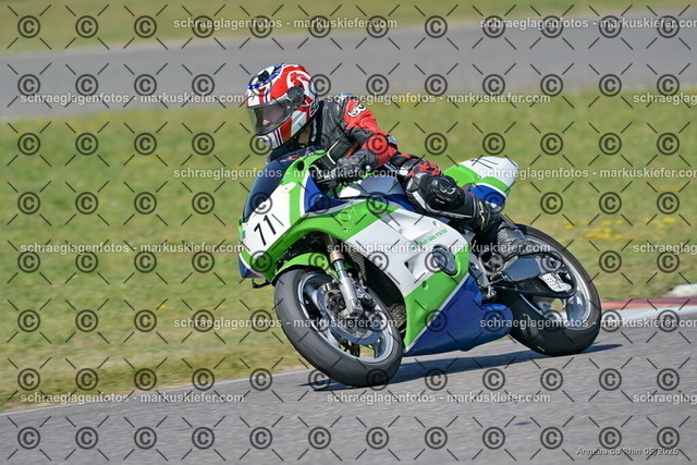 26BT01-1753 | 071 - Realisiert mit Pictrs.com