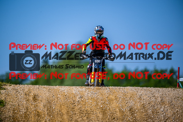 MaZZes_FotoMatrix_230527_2229 | SENIOR