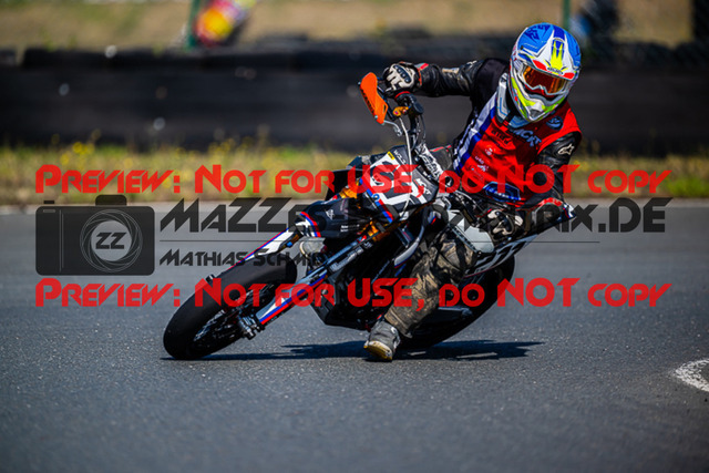 MaZZes_FotoMatrix_220813_4088 | UE40