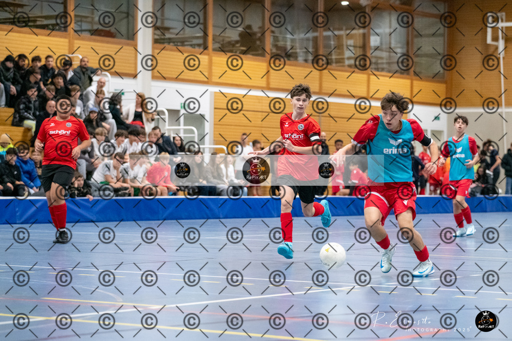 20251122_20251122_FCR-Hallenturnier-C_1_012-11 | Sport und Naturfotografie von Roberto Esposito zeigt echte Momente Bewegung und die Schönheit der Natur. Ausdrucksstarke Bilder schaffen Emotionen.