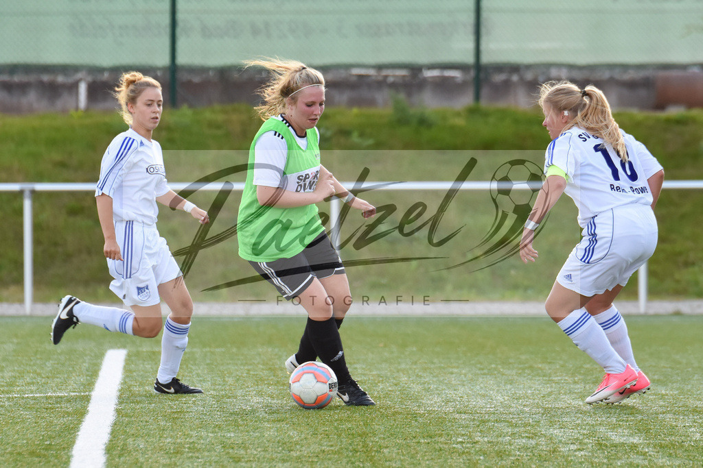 20180811_BORBEL_0023 | Fußball, Frauen:   beim Spiel der 1. Kreisklasse zwischen SG Borgloh/Kloster Oesede vs. SVC Belm-Powe am 11.08.2018 auf dem Kunstrasenplatz Borgloh in Borgloh, Deutschland.(Foto von Nico Paetzel) - Realisiert mit Pictrs.com