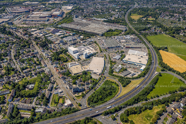 Muelheim230704034 | Luftbild, Gewerbegebiet Mannesmann-Allee, Vallourec, Metro, Aldi Süd, Autobahn A40 Ausfahrt Dümpten, Dümpten - West, Mülheim an der Ruhr, Ruhrgebiet, Nordrhein-Westfalen, Deutschland