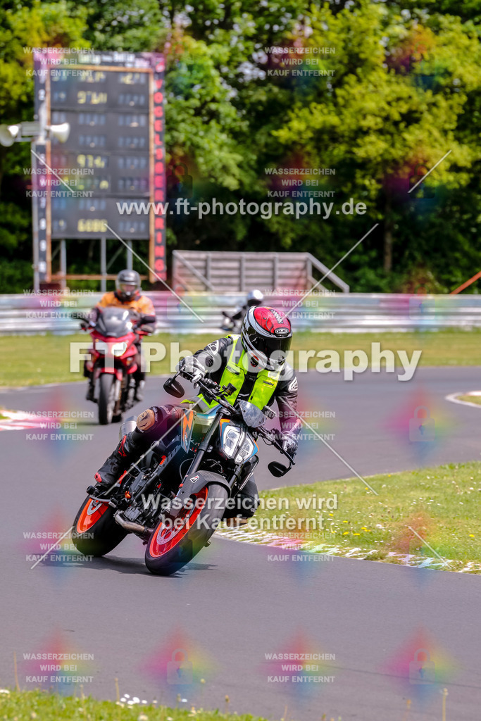 MotoTeamVBK-21034 | Hier findet Ihr Bilder von Touristenfahrten auf der Nürburgring Nordschleife oder von anderen Veranstaltungen die ich besucht habe. Viel Spass beim Durch Schauen 