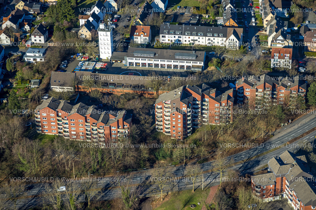 Castrop-Rauxel240106310 | Luftbild, Feuerwehr Castrop-Rauxel - Hauptamtliche Wache und Feuerwehrschlauchturm, Mehrfamilien-Wohnhäuser Siedlung mit Balkon, Castrop-Rauxel, Ruhrgebiet, Nordrhein-Westfalen, Deutschland
