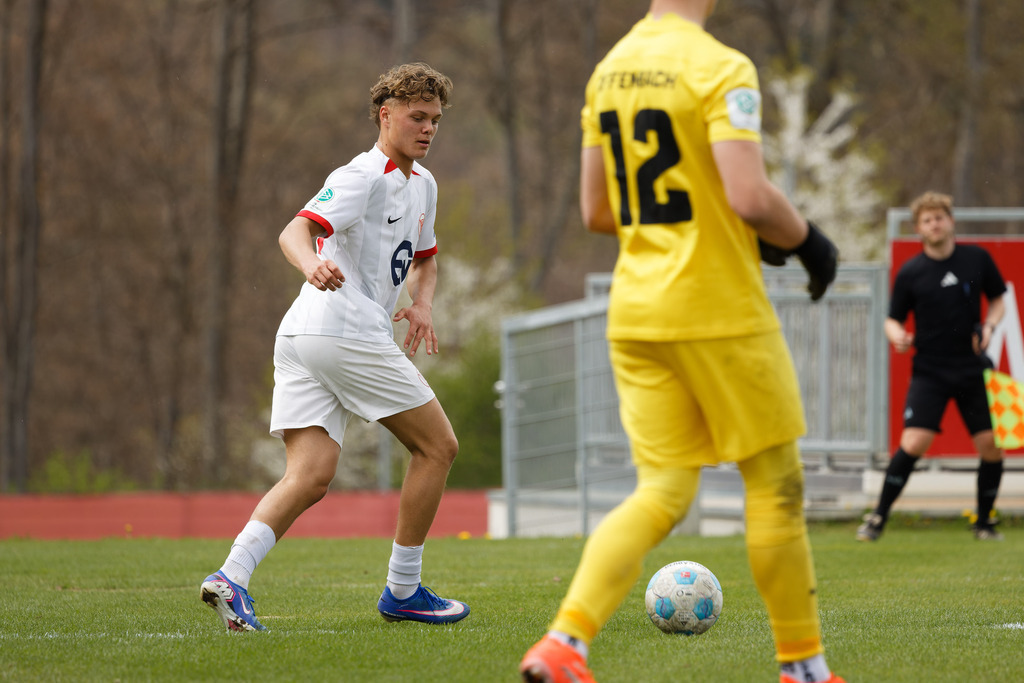 FCHOFK_260418_6-9 | 1.FC Heidenheim 1846 vs. Offenbacher Kickers, Fußball, U17, B-Junioren, NWL, U17-DFB-Nachwusliga, 2025/2026, 10. Spieltag, 18.04.2026 in Heidenheim, Walter-Birkhold-Jugendstadion (Foto: Michael Bulling) - Realisiert mit Pictrs.com