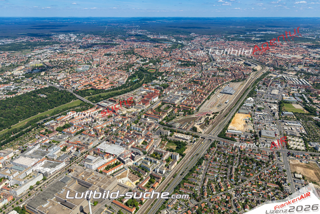 Aktuelles Luftbild von Eberhardshof Nürnberg - Die Luftaufnahme wurde 2020 mittels UL-Flugzeug erstellt ( keine Drohne ) - hochauflösende Kamera-Systeme von  Canon -Beste Qualität - Für grossformatige Ausdrucke geeignet. Die Geschenkidee !