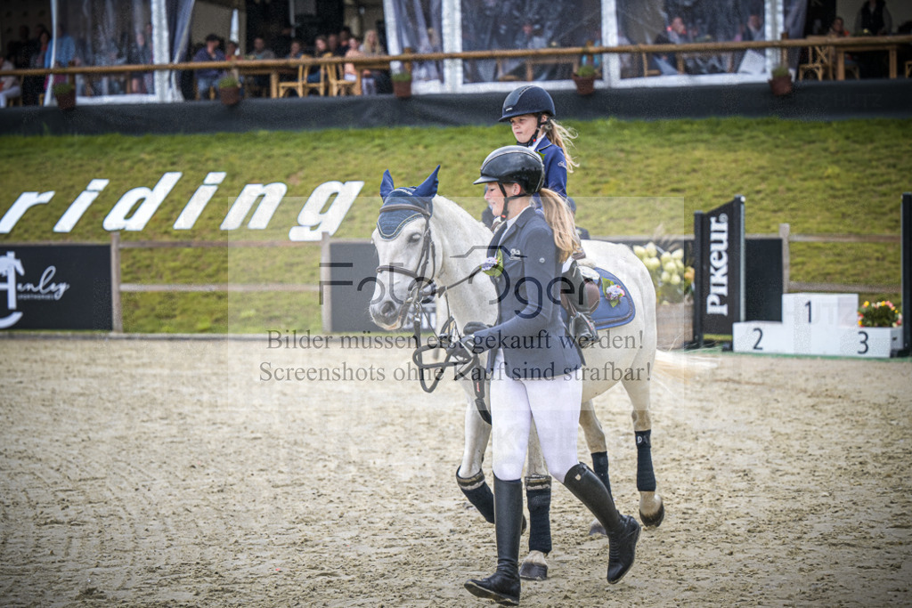 DOS_0276 | Entdecke hochwertige Reitturnierfotos von Foto Oger. Professionell, emotional und authentisch – jetzt Lieblingsmomente im Shop bestellen.Deutschlandweite Turnierfotografie. - Realisiert mit Pictrs.com
