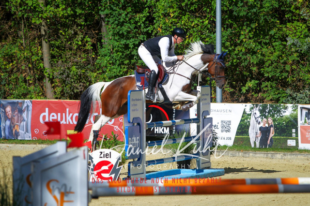 DKP43373 | Turniersportfotografie; Pferdefotografie; Dressurfotografie