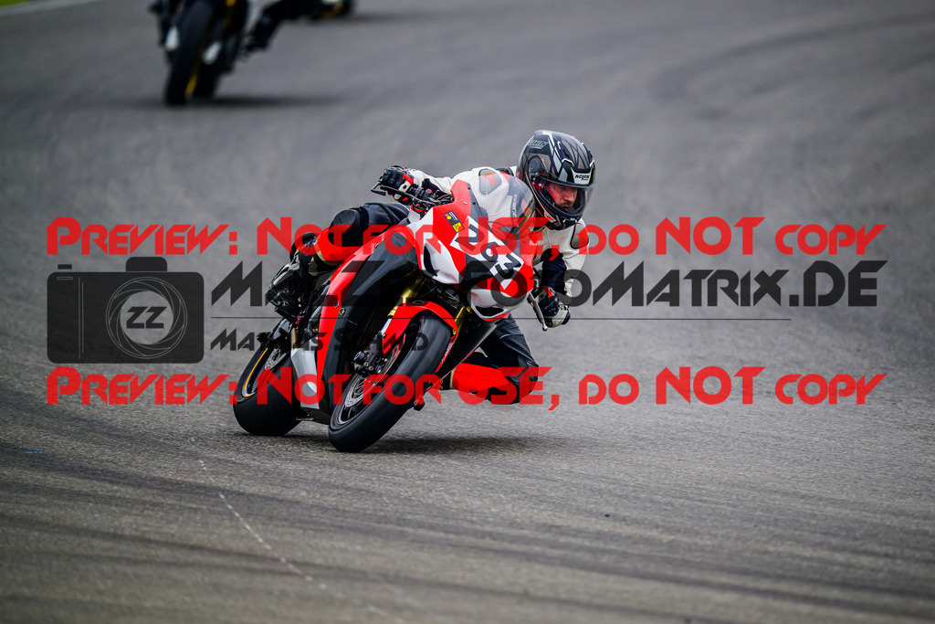 MaZZes_FotoMatrix_240614_6007705_1533 | GELB