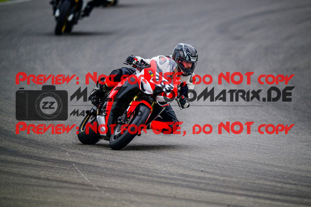 MaZZes_FotoMatrix_240614_6007705_1533 | GELB