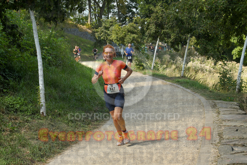 250824_1444_EX1_7343 | Sportfotografie im Rhein-Sieg Kreis, Köln, Bonn, NRW, Rheinland Pfalz, Hessen, etc. Unser Tätigkeitsfeld umfasst den Laufsport vom Volkslauf über den Marathon, Duathlon, Triathon bis zum Ultralauf wie Kölnpfad Ultra oder Schindertrail.