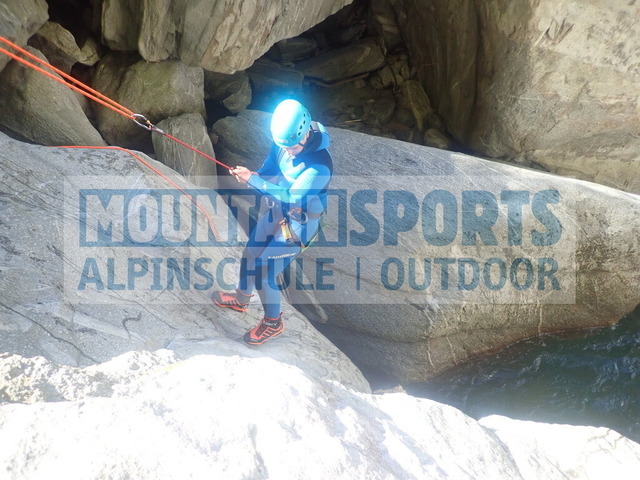 P9210037 | Bestelle die Bilder deines Berg- oder Wasser-Abenteuers mit Mountain Sports bequem von zu Hause aus direkt über unseren Online Fotoshop von pictrs.com. - Realisiert mit Pictrs.com
