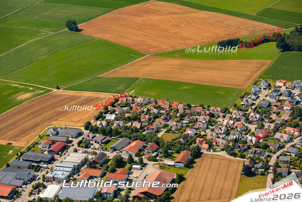 Das Luftbild zeigt :  Ried - Die Luftaufnahme wurde 2024 vom UL-Flugzeug aus erstellt ( keine Drohne ) - Hochauflösende Luftaufnahme - Für grossformatige Ausdrucke geeignet. Die Geschenkidee !Mit Lizenz und Bildrechte bestellbar