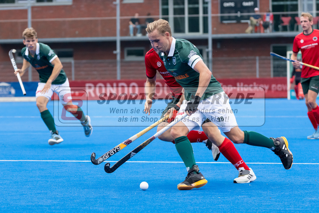 HK_20240915_106524 | 1. Bundesliga Herren Crefelder HTC - Uhlenhorst Mülheim am 15.9.2024 Crefelder HTC , CHTC, Krefeld , LangHeinrich Finn ( Crefelder HTC #22 ) , Malte Hellwig ( Uhlenhorst Mülheim #29 )