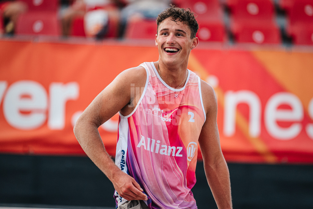 Beachvolleyball | Männer | Allianz German Beach Tour 2024 | Tourstop Kühlungsborn 2 | 15.08.2024 | Hennes Nissen freut sich