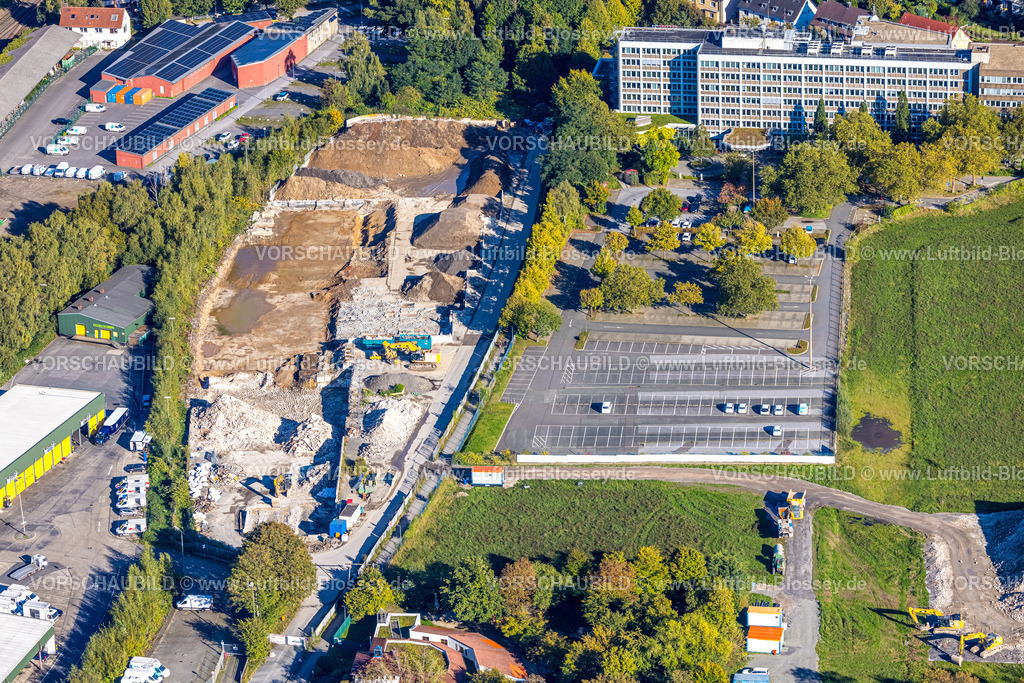 Dortmund241006122 | Luftbild, DSW 21 Dortmunder Stadtwerke, Gebäude Hauptverwaltung Deggingstraße mit Wiesenfläche und Parkplatz, Baustelle an der Feldstraße, Westfalendamm, Dortmund, Ruhrgebiet, Nordrhein-Westfalen, Deutschland