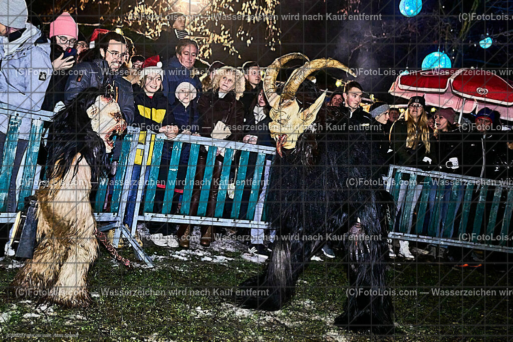 ALP5285_WIESELBURGER ADVENT_Perchtenlauf | (C)FotoLois.com, Alois Spandl, WIESELBURGER ADVENT, Perchtenlauf, So 10. Dez. 2023.