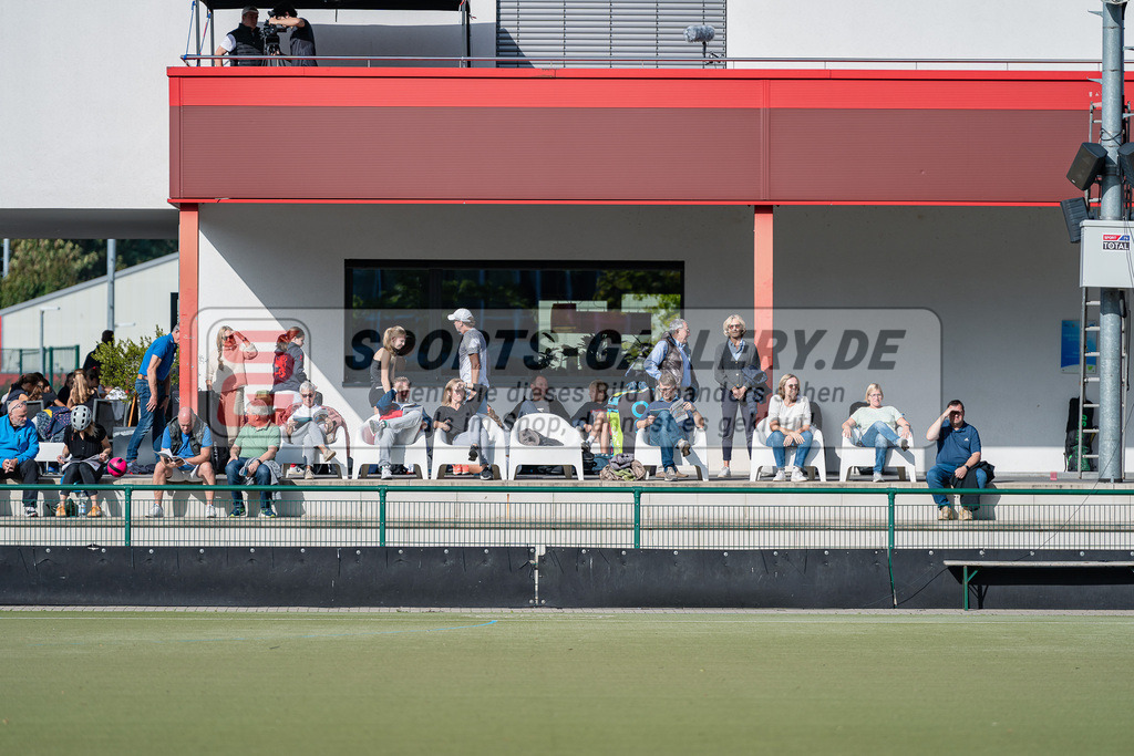 HK_20231007_902793 | 1.Bundesliga Damen Düsseldorfer HC - Großflottbeker THGC am 7.10.2023 DHC, Düsseldorf , Zuschauer