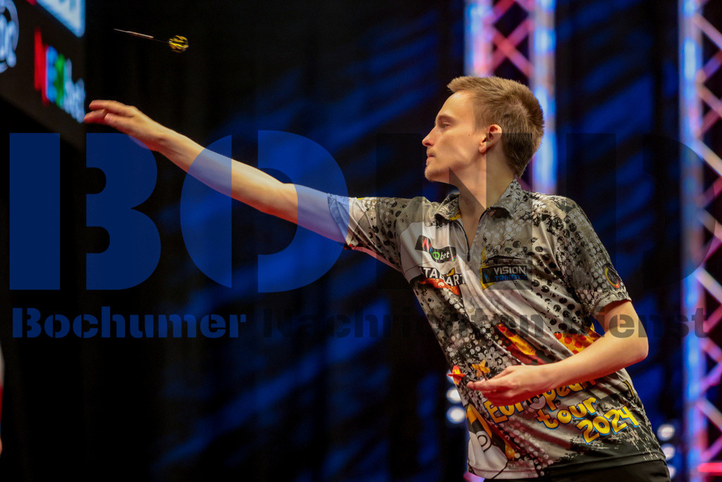 PDC European Darts Open 2024 | {headline}(Foto: Sebastian Sendlak / BOND) - Realisiert mit Pictrs.com