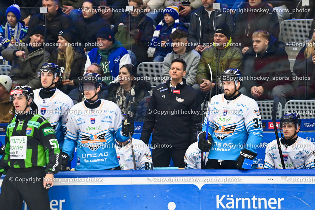 EC IDM Wärmepumpen VSV vs. Steinbach Black Wings Linz | Headcoach Black Wings Linz PHILIPP LUKAS, #37 Andreas Kristler Black Wings Linz, EC IDM Wärmepumpen VSV vs. Steinbach Black Wings Linz, EC IDM Wärmepumpen VSV vs. Steinbach Black Wings Linz am 23.01.2026 in Villach (Stadthalle Villach), Austria, (Photo by Bernd Stefan)