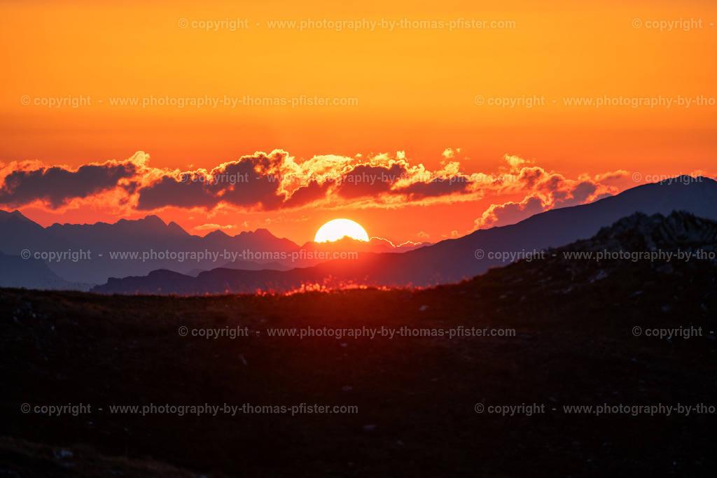 Sonnenuntergang Tuxerjoch copyright  Thomas Pfister-1 | PHOTOGRAPHY BY THOMAS PFISTER