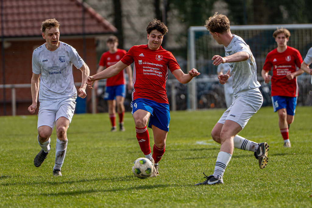 Fußball I Herren I Saison 2025-2026 I Halbfinale Kreispokal VEC I  BW Langförden - TV Dinklage II I 19307 | jns.sportfotos - Realisiert mit Pictrs.com