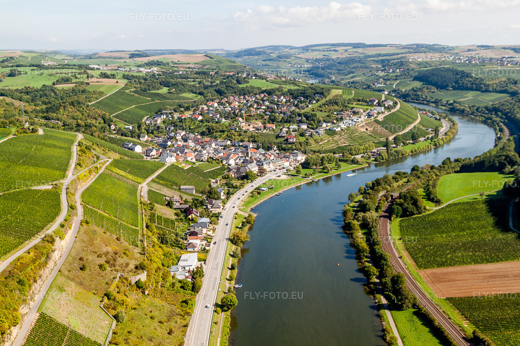 Vue aérienne: Zones riveraines de la Moselle à Greiweldeng dans le district de Gréiwemaacher à Greiweldingen dans le département Remich, Luxembourg. Photo: IMG_33693.jpg prise le 11/09/2010 par Werner Riehm/FLY-FOTO.eu – Résolution de l'original: 4752 x 3168 px