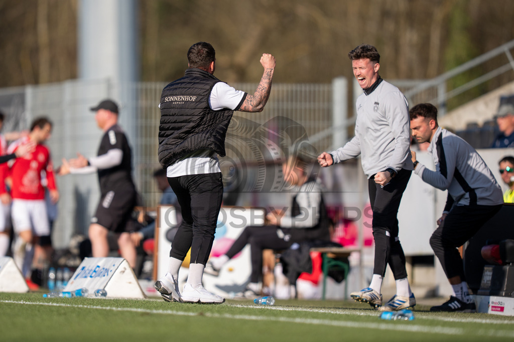 SG Sonnenhof Großaspach vs. KSV Hessen Kassel, Fussball, Regionalliga Südwest, 23. Spieltag, Saison 2025/2026, 07.03.2026 | Pascal Reinhardt (Trainer SG Sonnenhof Großaspach) und Patrick Ziegler (Co-Trainer SG Sonnenhof Großaspach),SG Sonnenhof Großaspach vs. KSV Hessen Kassel, Fussball, Regionalliga Südwest, 23. Spieltag, Saison 2025/2026, 07.03.2026Foto: photosbyphips/Philip Ziegler