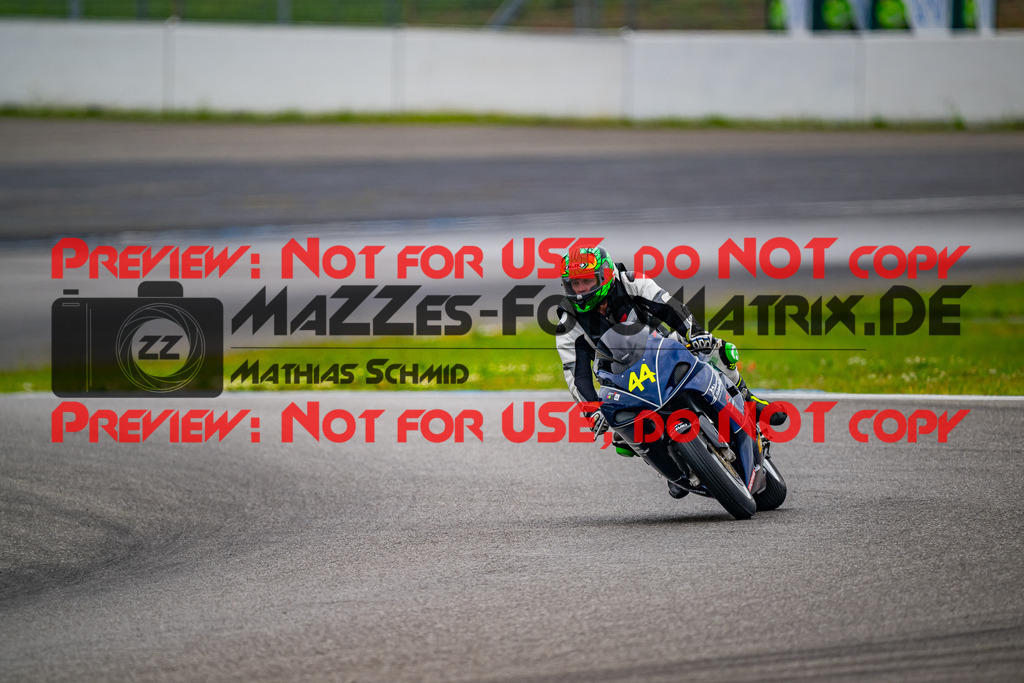 MaZZes_FotoMatrix_240701_6007705_8793 | WEISS