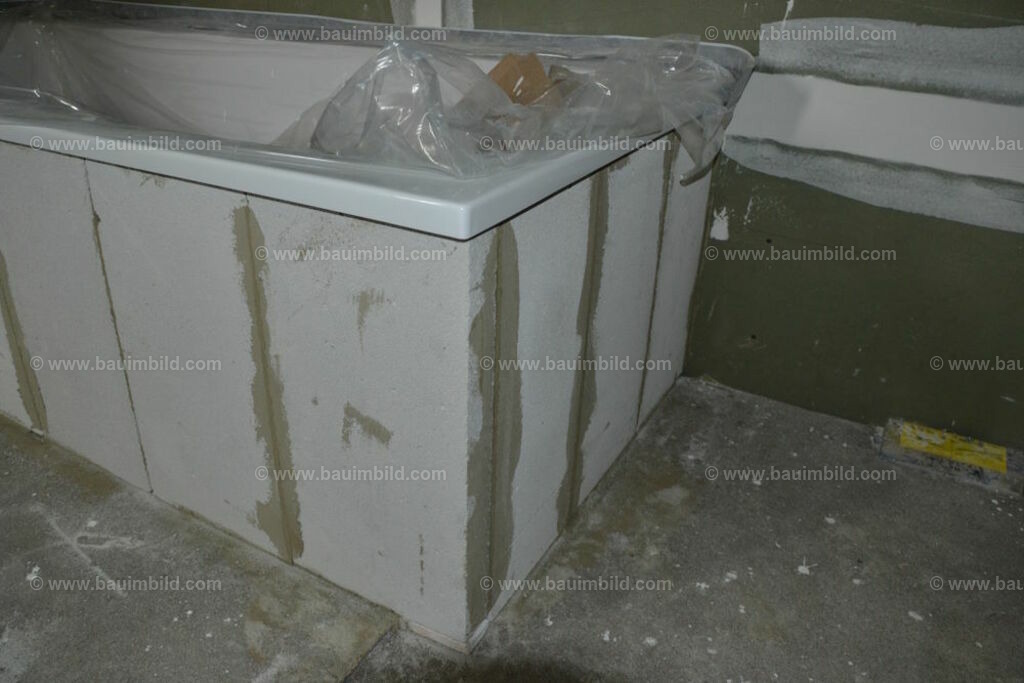 bib-lg21-fliesenlegerarbeiten-0032 | Nach LV-Leistungsgruppen sortierte Detailfotos über den Bau eines Hauses. Alle Hausbau-Bilder direkt vom Urheber und Autor der Website Haus-Selber-Bauen.com