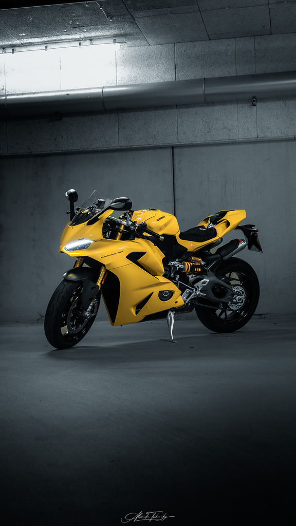 Ducati Panigake V2S | Entdecken Sie die faszinierende Welt von Alexander Tschuncky Arts: Kreative Fotografie, atemberaubende Automobilkunst und hochwertiger Bilderdruck. Lassen Sie sich inspirieren! - Realisiert mit Pictrs.com