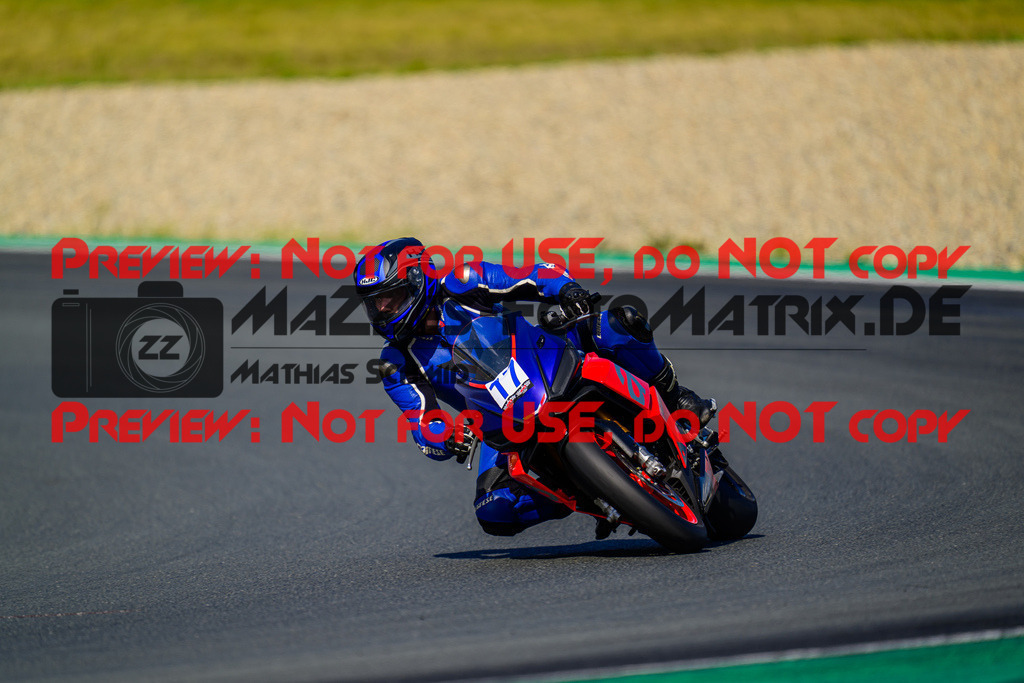 MaZZes_FotoMatrix_240724_6007705_2-103 | BLAU