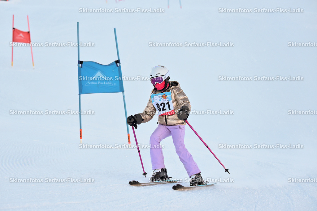SRF_25.12.2025_0071 | Skirennfotos,Serfaus,Fiss,Ladis,Kinderskirennen,Winter,Tirol,Oberland,skirace,SFL,feelfree,weil wir's genießen,ski,Ski,skifahren,Sonnenplateau, - Realisiert mit Pictrs.com