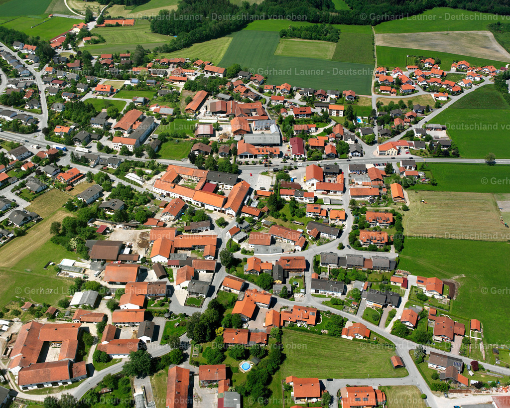 2600763 | TEISING 09.06.2006 Stadtansicht des Innenstadtbereiches  in Teising im Bundesland Bayern, Deutschland // City view on down town  in Teising in the state Bavaria, Germany Foto: Gerhard Launer
