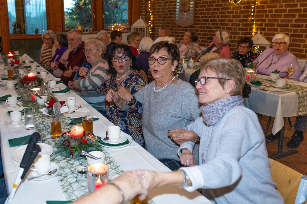 top-top.de 241127-036 | Foto, Video, Fotografie, Videografie, Fotobox, DJ, Discjockey, Musik, Musikbox, Veranstaltung, Photobooth, Amazon, Ebay, Buchtipp, Bestseller, Autor, Verlag, Buch, Wesel, Hamminkeln, NRW, Dinslaken, Rees, Drohne, Hochzeit, Party, Fotobox, Wesel, Fotograf