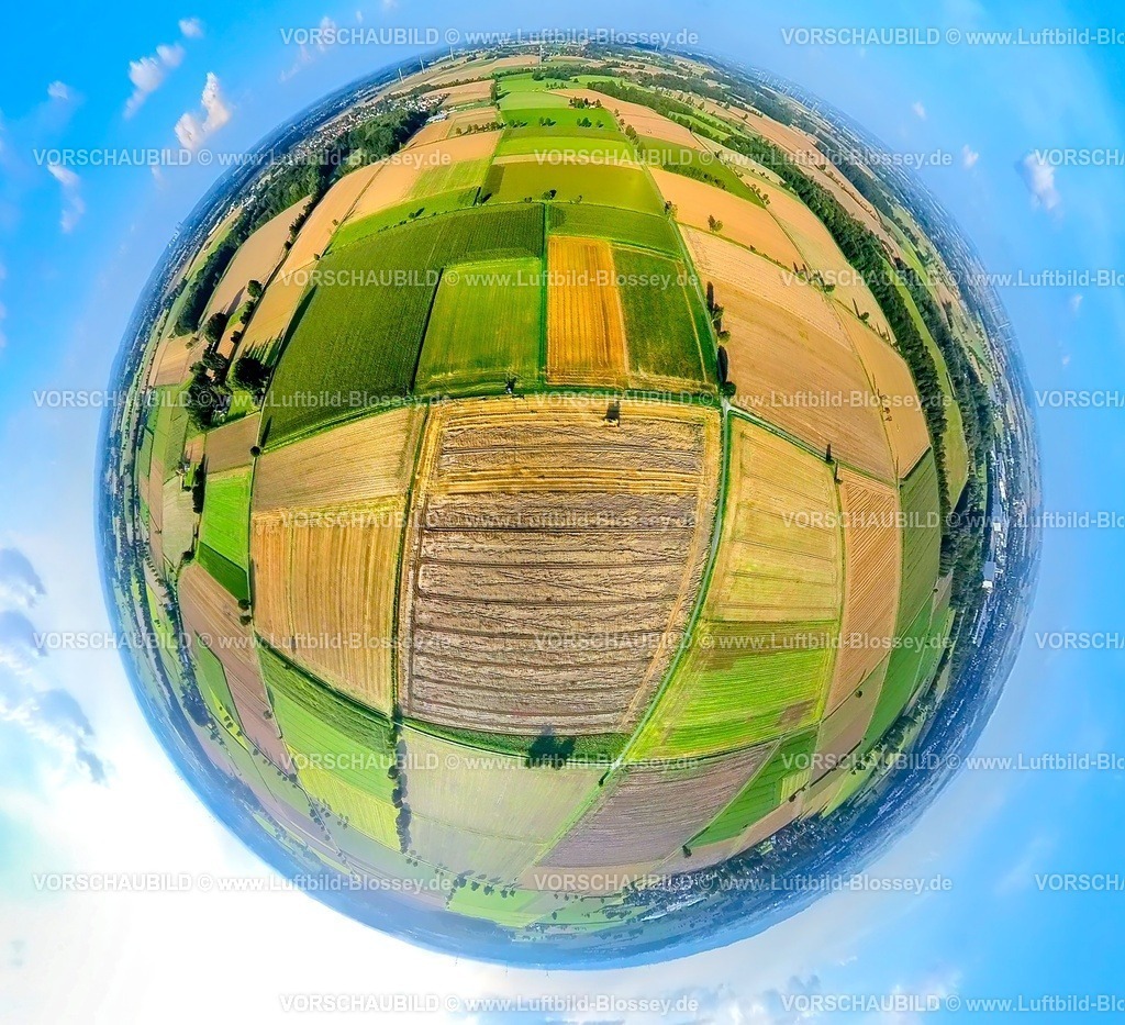 Werl230891066 Soennern Felder-topaz | Luftbild, Wiesen und Felder Landschaft bei Sönnern, Formen und Farben, Ernte, Mähdrescher, Feldermosaik, Erdkugel, Fisheye Aufnahme, Fischaugen Aufnahme, 360 Grad Aufnahme, tiny world, Sönnern, Werl, Ruhrgebiet, Nordrhein-Westfalen, Deutschland