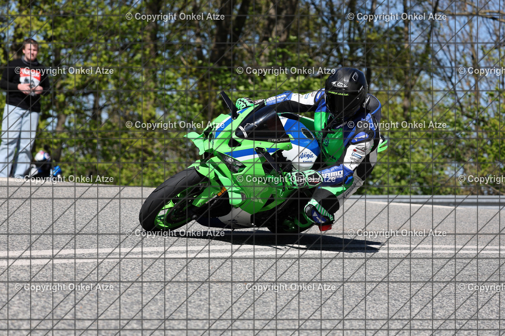 IMG_7195 | Fotograf am Kyffhäuser. Onkel Atze. Kyffhäuser Rennstrecke. Café36. Motorsportfotografie. - Realisiert mit Pictrs.com