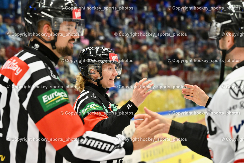 EC IDM Wärmepumpen VSV vs. Pioneers Vorarlberg | KAINBERGER JULIA Referee, HLAVATY ALEXANDER Referee, EC IDM Wärmepumpen VSV vs. Pioneers Vorarlberg, EC IDM WÄRMEPUMPEN VSV vs. Pioneers Vorarlberg am 03.10.2025 in Villach (Stadthalle Villach), Austria, (Photo by Bernd Stefan)
