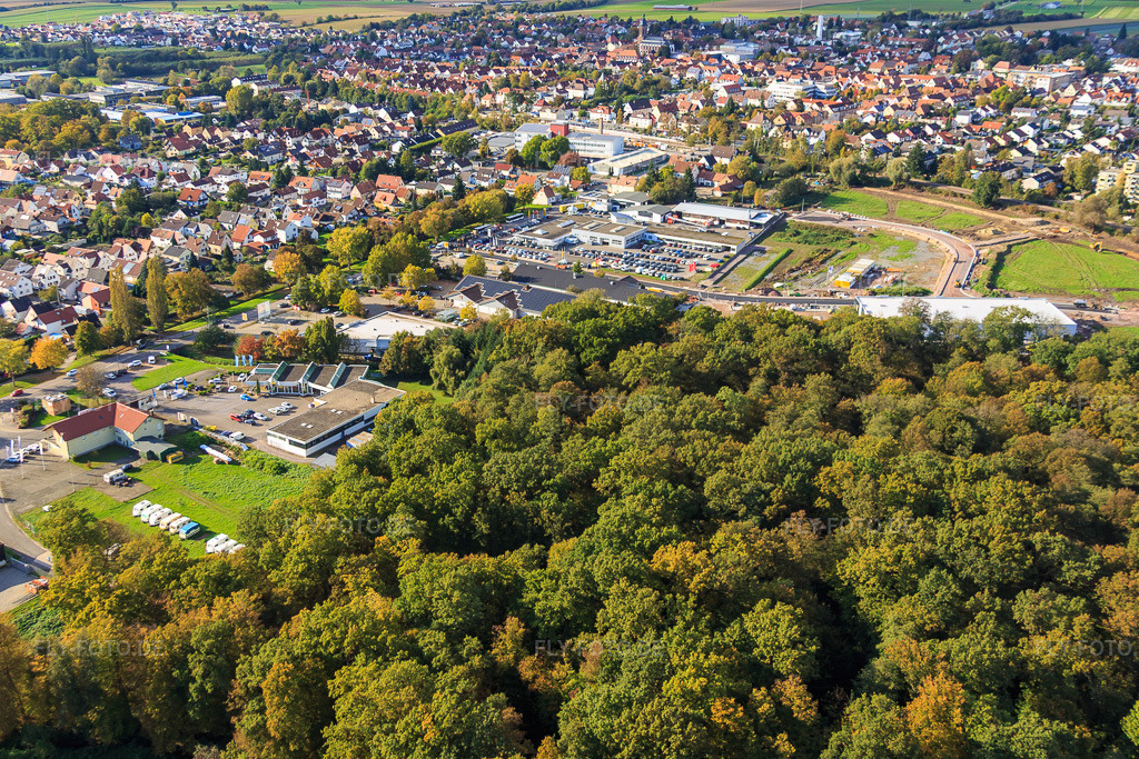 Luftbild: Gewerbegebiet Lauterburger Straße mit Auto Bohlender GmbH & Co.KG und ALDI an der Lauterburger Straße in Kandel im Bundesland Rheinland-Pfalz in Deutschland. Foto: IMG_074523.jpg vom 14.10.2014 durch Werner Riehm/FLY-FOTO.deWWW.AUTO-BOHLENDER.DE