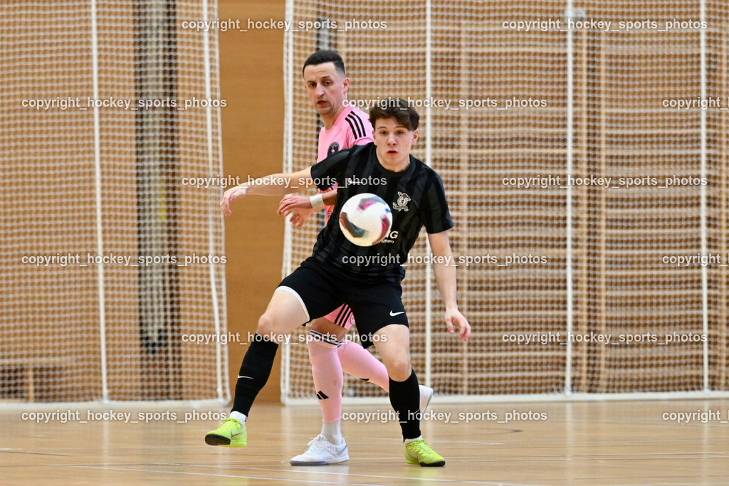 Carinthia Flamengo Futsal Club vs. Dynamo Triestingtal | #3 Tobias Reichel Dynamo Triestingtal, #7 Enes Brdjanovic Carinthia Flamengo, Carinthia Flamengo Futsal Club vs. Dynamo Triestingtal, Carinthia Flamengo Futsal Club vs. Dynamo Triestingtal am 29.12.2024 in Villach (Ballspielhalle St. Martin), Austria, (Photo by Bernd Stefan)