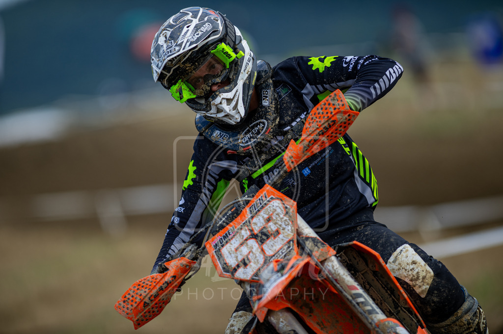 Lady (136) | Paeschuphoto Shop - Wer nicht sucht der auch nicht findet.Ob Motocrossbilder oder von einem besuchtem Spiel, Hauptsache Action. - Realisiert mit Pictrs.com