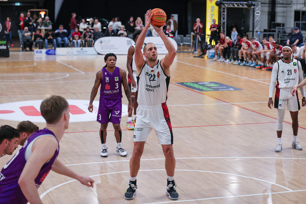 Pro A BAYER GIANTS vs BG Göttingen-132 | Fotos von Basketballspielen aus dem Raum NRW fotografiert von Gero Mueller-Laschet und Daniel Schaefer - Realisiert mit Pictrs.com