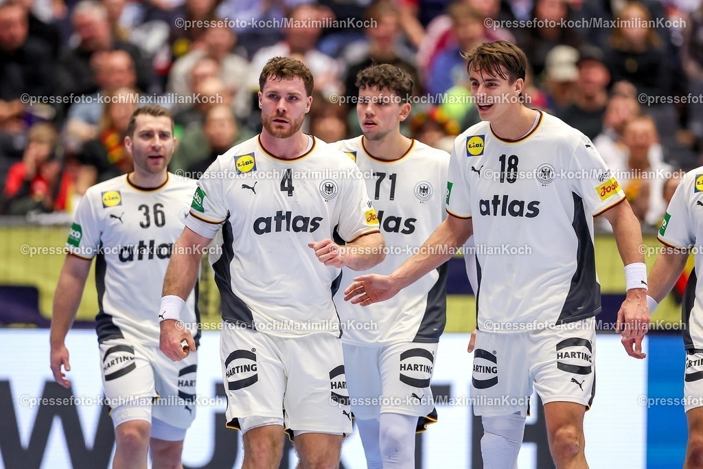 EHF15012602044 | 15.01.2026, Handball, Men's EHF EURO 2026, Deutschland - Östereich, Jyske Bank Boxen in Herning, Dänemark, Preliminary Round:  Lukas Mertens (Germany #36)  Johannes Golla (Germany #04)  Marko Grgic (Germany #71)  Julian Köster (Germany #18) jubelnd