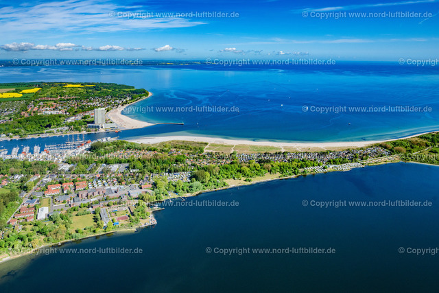 Travemünde_ELS_3674150522 | LüBECK 15.05.2022 Küsten- Landschaft am Sandstrand der der Ostsee in Priwall im Bundesland Schleswig-Holstein, Deutschland. // Coastline on the sandy beach of of Baltic Sea in Priwall in the state Schleswig-Holstein, Germany. Foto: Martin Elsen