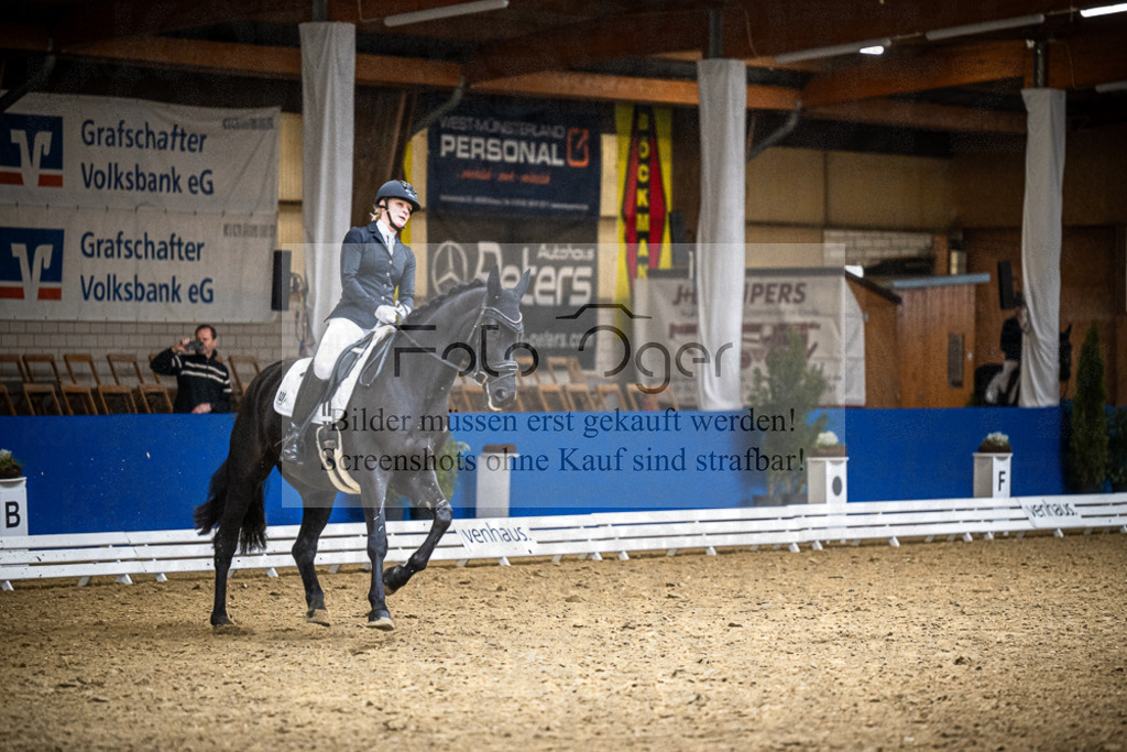 DOS_3523 | Entdecke hochwertige Reitturnierfotos von Foto Oger. Professionell, emotional und authentisch – jetzt Lieblingsmomente im Shop bestellen.Deutschlandweite Turnierfotografie. - Realisiert mit Pictrs.com