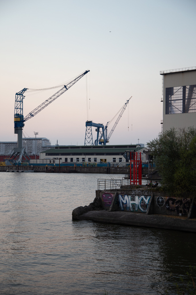 Der echte Hamburger Hafen 09 - URBANISTER | Durch die Stadt gehen, als wohnte man woanders. Fotografie, subjektiver Urbanismus und aktiver Müßiggang. - Realisiert mit Pictrs.com