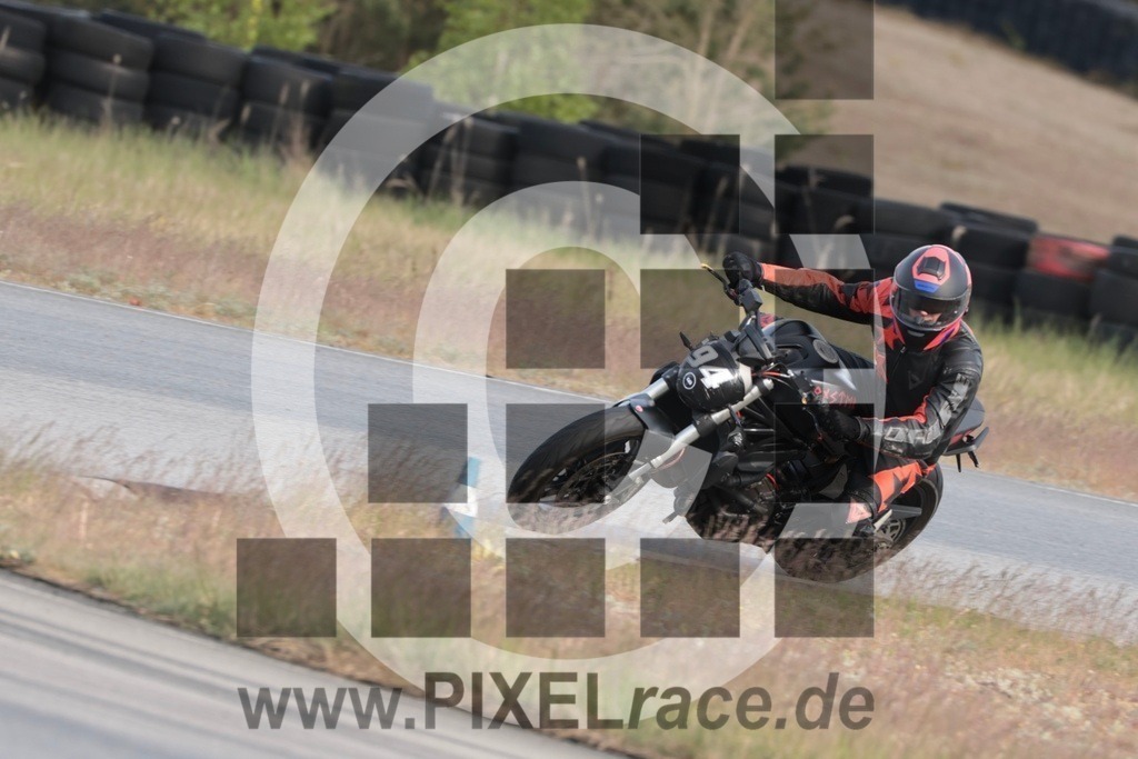 0094-20250510_12686 | Schöne Erinnerungen an spannende Momente - das festzuhalten ist unser Job. PIXELrace.de ist seit 2003 auf den Rennstrecken Europas unterwegs um die Action draußen beim Fahren und die wunderbare Stimmung imm Fahrerlager für euch einzufangen.