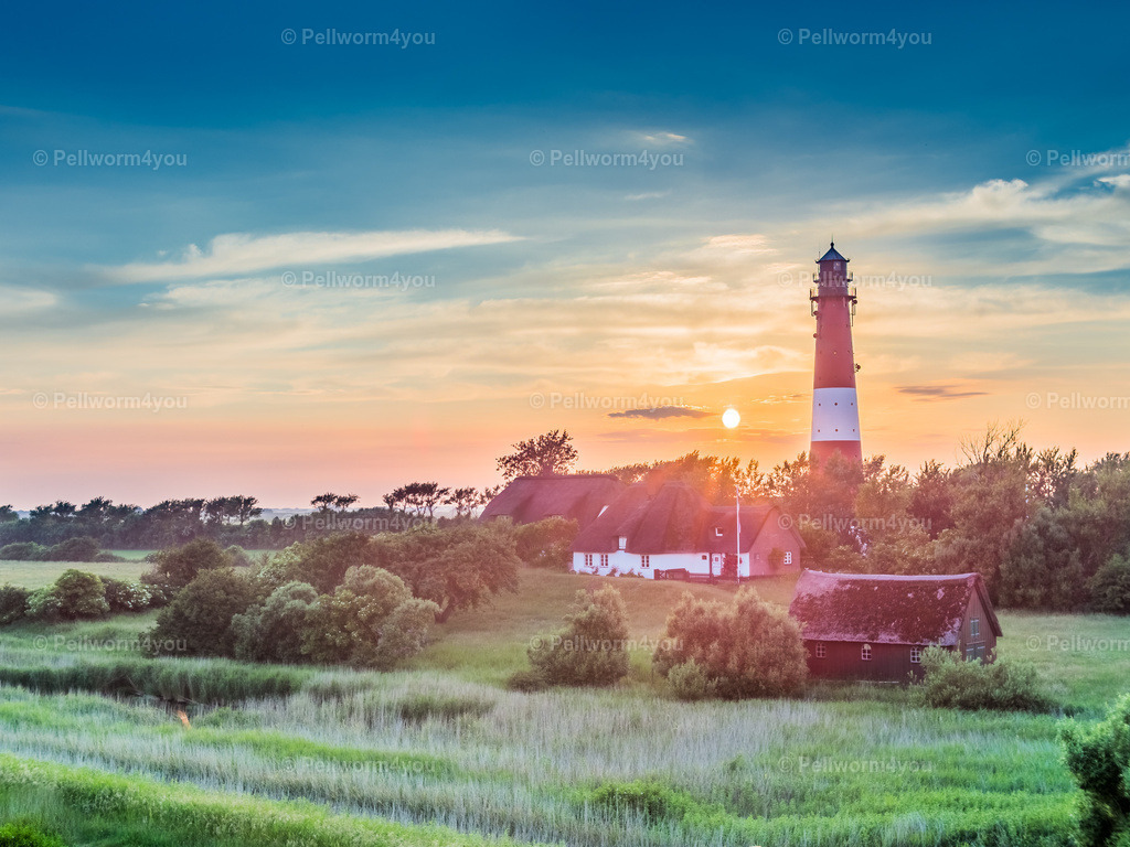 Pellworm-Pellworm-Leuchtturm_20160616-_6160464-HDR-_pictrs | Pellwormer Bilder und Fotos als Poster, auf Leinwand mit Keilrahmen, hinter Acrylglas, auf Alu-Dibond oder Forex-Platte und vieles mehr. Zum verschenken, für die Ferienwohnung oder für zu Hause. - Realisiert mit Pictrs.com